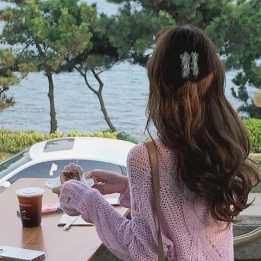 岸边露伴一动不动